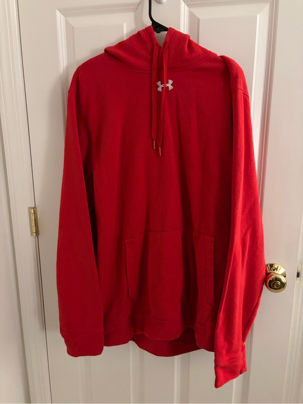 Under Armour Men's Red Hooded Pullover fleece